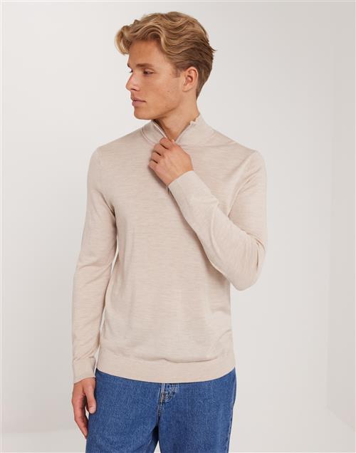 Se Selected Homme Slhtray Ls Knit Merino Half Zip Noo Trøjer med lynlås Beige ved NLY Man