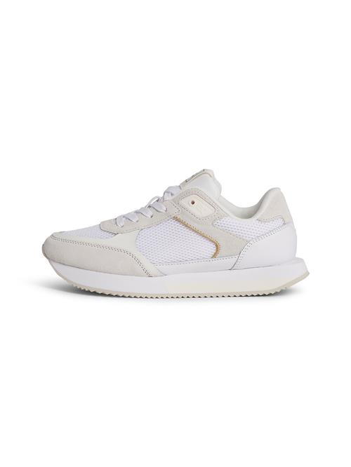 Se TOMMY HILFIGER Sneaker low 'Essential'  beige / hvid ved About You