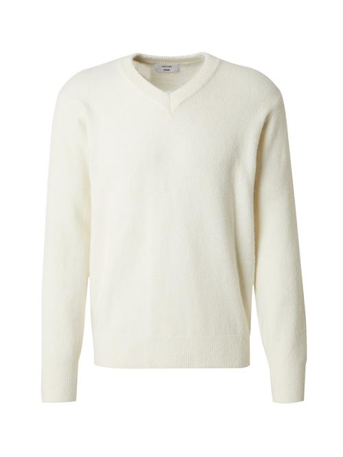 Se DAN FOX APPAREL Pullover 'Bela'  offwhite ved About You