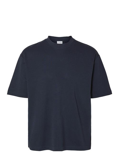 Se Selected Homme Slhlooseoscar Ss O-Neck Tee Noos Selected Homme Navy ved Booztlet