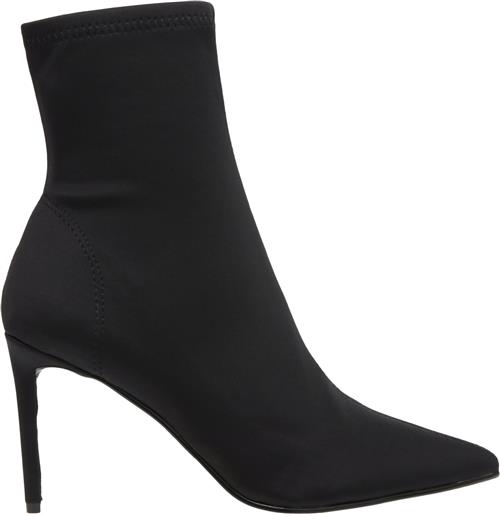 Se Steve Madden Layne Bootie Kvinde Black Støvletter Str 42 - hos Magasin ved Magasin