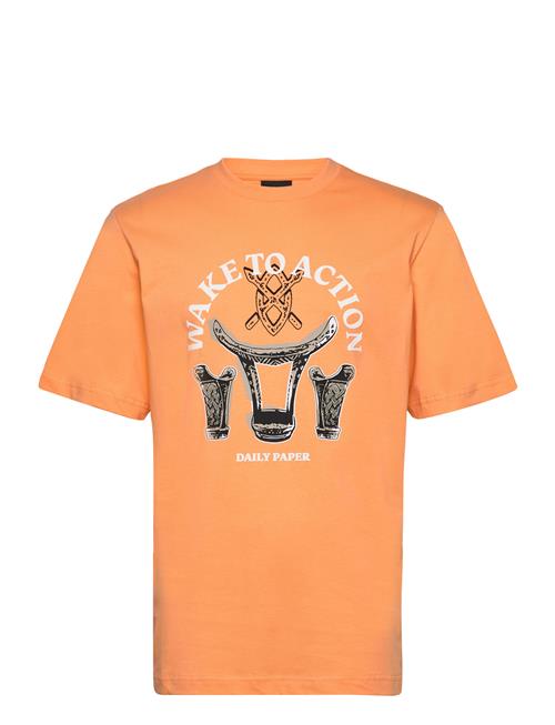 Se Daily Paper Rivo Ss T-Shirt Daily Paper Orange ved Booztlet