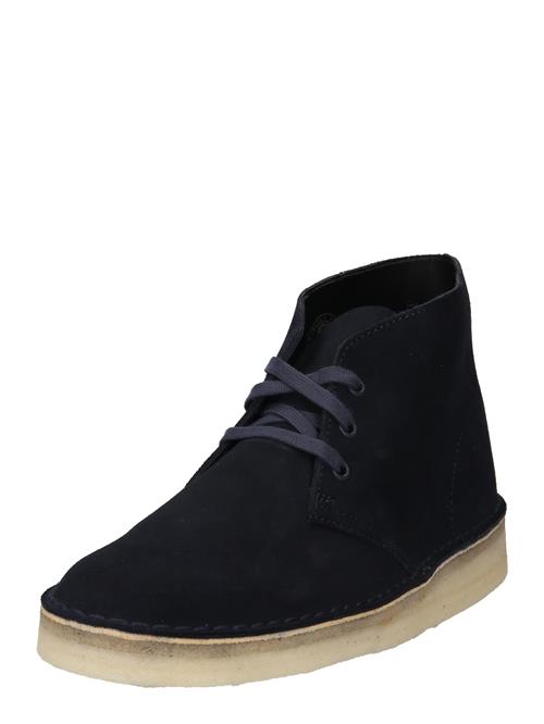 Se Clarks Originals Chukka Boots 'Desert Coal'  navy ved About You