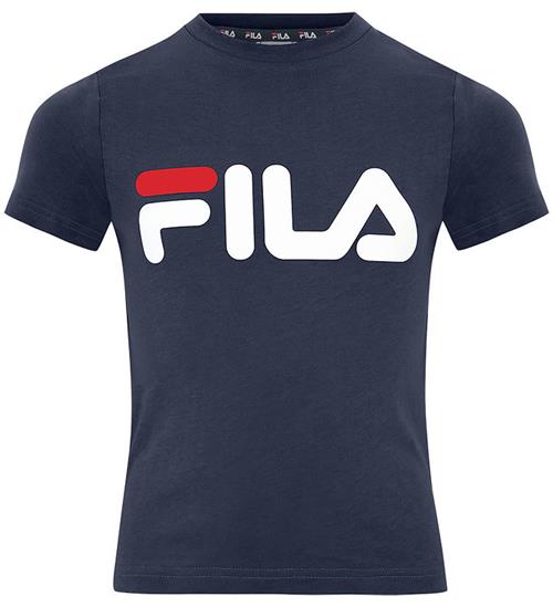 Se Fila T-Shirt - Baia Mare - Black Iris ved KidsWorld