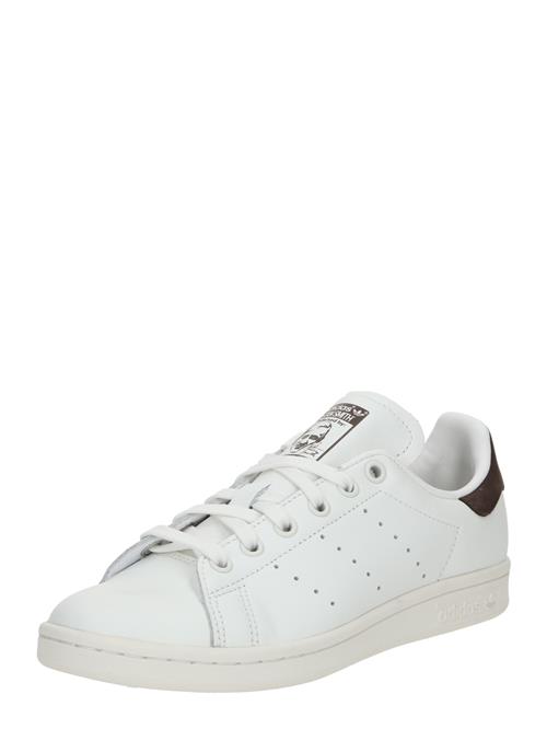 Se ADIDAS ORIGINALS Sneaker low 'Stan Smith'  mørkebrun / hvid ved About You