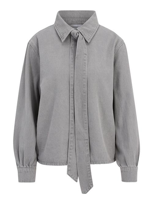 Se Vero Moda Petite Bluse 'VMPAIGE'  grey denim ved About You