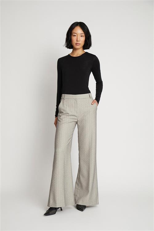 Se MUNTHE Eileen Sparkly Pinstriped Pants Kvinde Grey Bukser Str 40 - hos Magasin ved Magasin