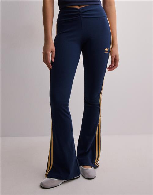 Se Adidas Originals - Blå - Rib Flrd Leggin ved Nelly