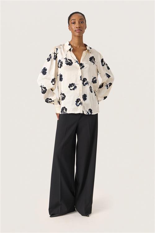 Soaked in Luxury Slerwina Paris Shirt LS Kvinde Black And White Flower Print Skjorter Classic Fit Str L - hos Magasin