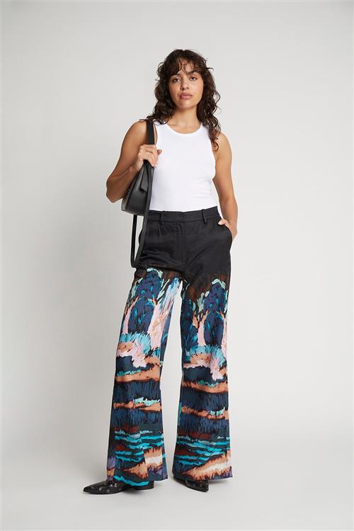 Se MUNTHE Eileen Printed Viscose Pants Kvinde Black Bukser Str 42 - hos Magasin ved Magasin