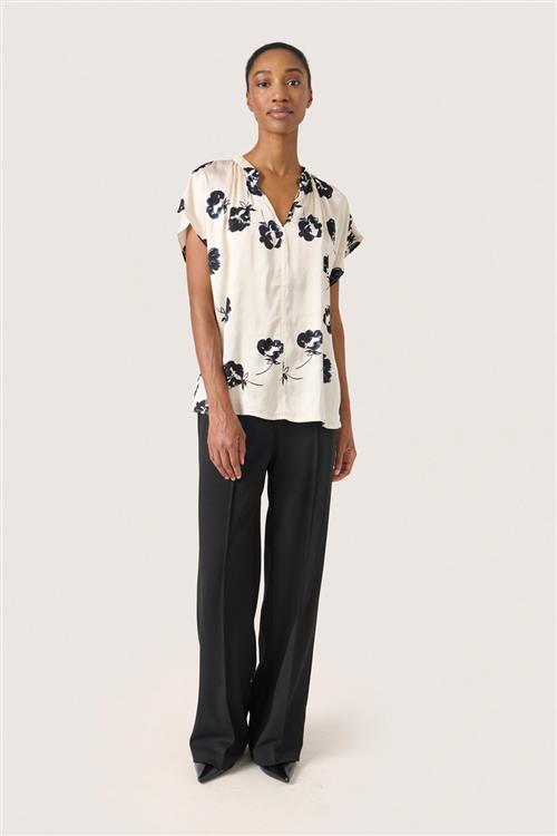 Soaked in Luxury Slerwina Paris Top Kvinde Black And White Flower Print Toppe Classic Fit Str XS - hos Magasin