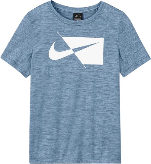 Nike Core Tshirt 147-158 / L - T-shirts hos Magasin