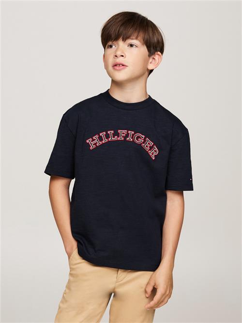 Tommy Hilfiger Monotype Embroidered REG TEE SS Str 6 - Desert Sky Kortærmede T-shirts hos Magasin