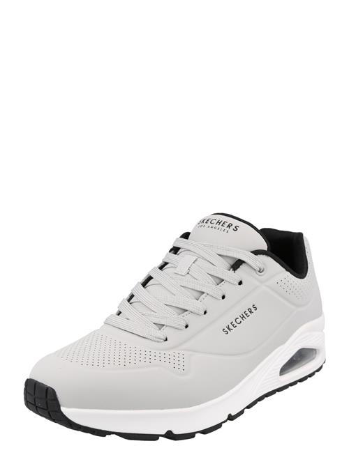 Se SKECHERS Sneaker low 'Uno Stand On Air'  lysegrå / sort ved About You