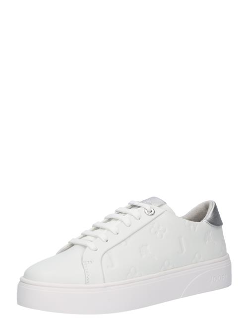 Se JOOP! Sneaker low 'New Daphne'  sølv / hvid ved About You