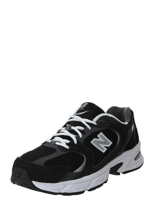 Se new balance Sneaker low '530'  grå / sort / hvid ved About You