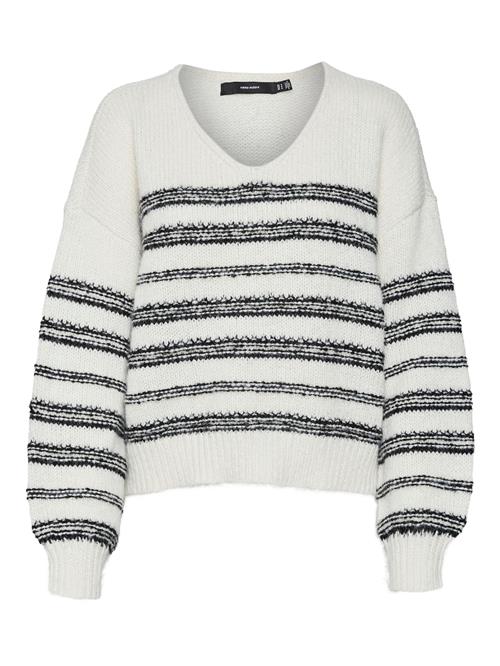 Se VERO MODA Pullover 'KELLI'  creme / sort ved About You