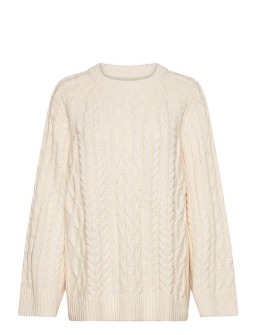 Se GANT Over D Cable Knit C-Neck GANT Cream ved Booztlet