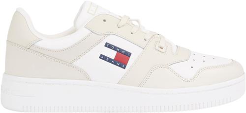 Tommy Hilfiger TJM Retro Basket ESS Mand Newsprint Sneakers Str 41 - hos Magasin