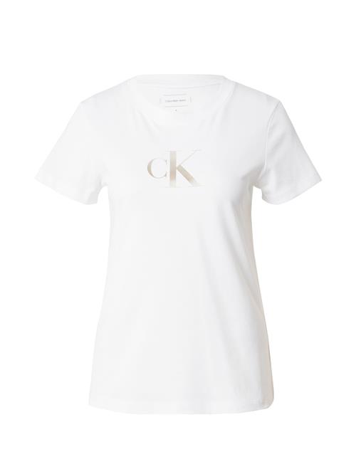 Se Calvin Klein Jeans Shirts  guld / hvid ved About You