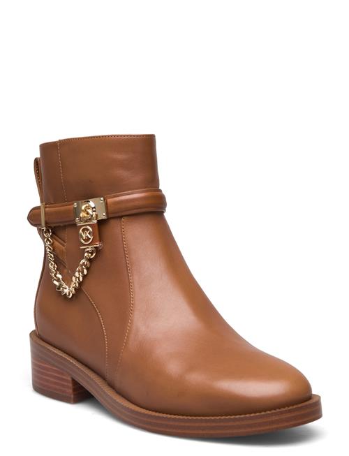 Se Michael Kors Hamilton Flat Bootie Michael Kors Brown ved Booztlet