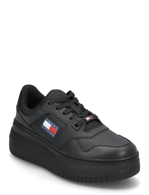 Se Tjw Retro Basket Flatform Ess Tommy Hilfiger Black ved Booztlet