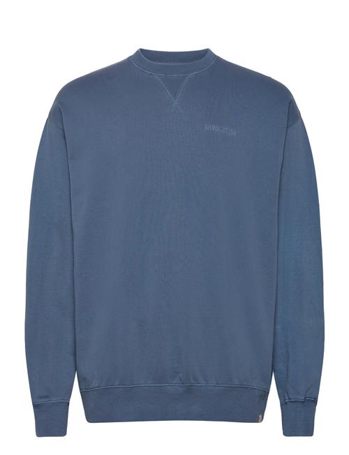 Se Revolution Loose Crewneck Revolution Blue ved Booztlet