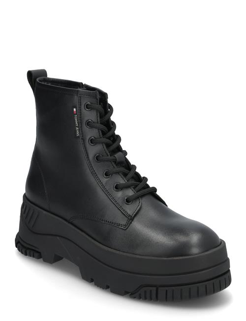 Se Tommy Hilfiger Tjw Lace Up Flatform Boot Tommy Hilfiger Black ved Booztlet