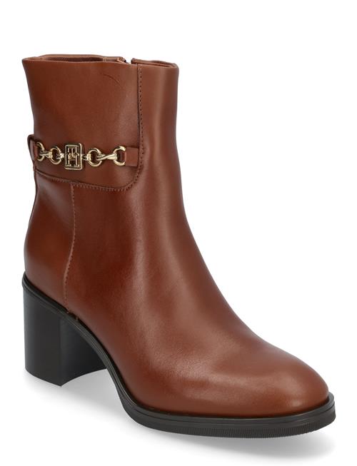 Se Tommy Hilfiger Th Chain Leather Mid Heel Bootie Tommy Hilfiger Brown ved Booztlet