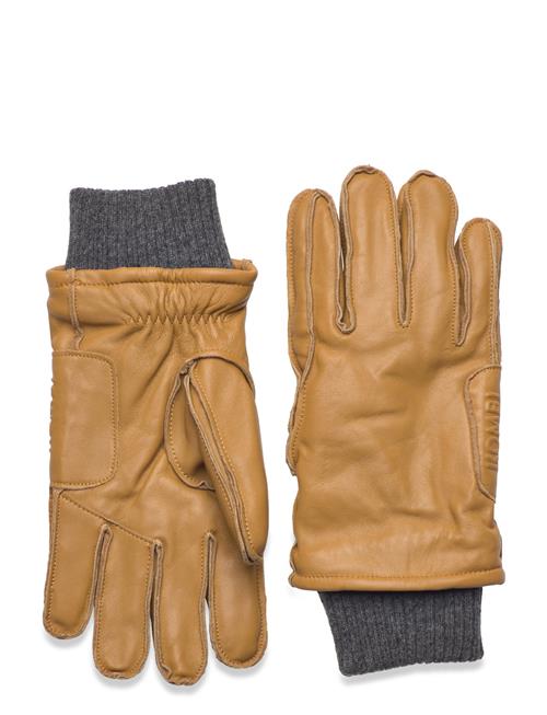 Se Kombi Charmer M Glove Kombi Brown ved Booztlet