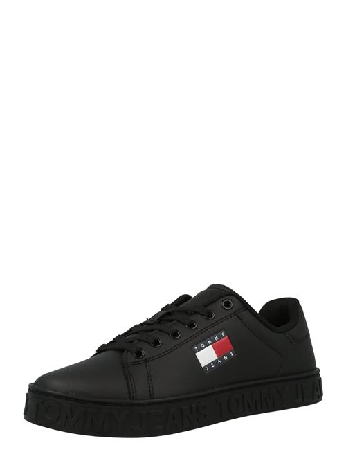 Se Tommy Jeans Sneaker low 'Essential'  rød / sort / hvid ved About You