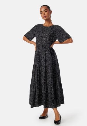 Se Happy Holly Tris Butterfly Sleeve Dress Black/Dotted 52/54 ved Bubbleroom