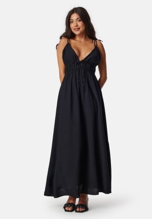 Se BUBBLEROOM Tie Strap Maxi Dress  Black XL ved Bubbleroom