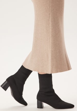 Se BUBBLEROOM Knitted Ankle Boot Black 41 ved Bubbleroom