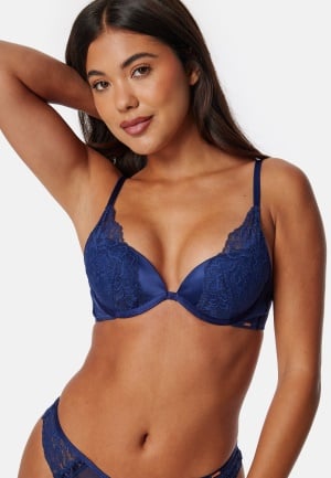 Se DORINA Lyra Light Padded Plunge Bl0050-blue 85C ved Bubbleroom