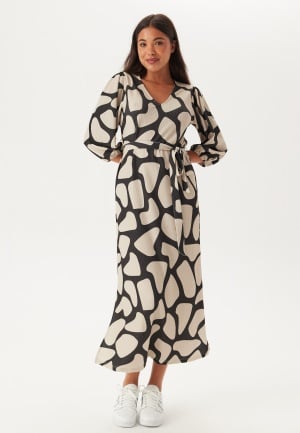 Se Happy Holly Structured Puff Sleeve Midi Dress Black/Cream 44/46 ved Bubbleroom