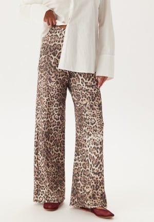 Se BUBBLEROOM Soft Wide Trousers Leopard XL ved Bubbleroom