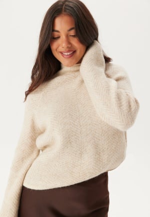 Se VILA Vilory High Neck L/S KNIT TOP  Eggnog Pattern:natural Melang XL ved Bubbleroom