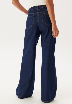 Se VILA Vimalou Hw Wide Jeans Dark Blue Denim 44 ved Bubbleroom