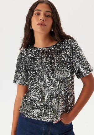 Se Pieces Pcserena Sequin Ss O-neck Top Black Detail:silver Detail XL ved Bubbleroom