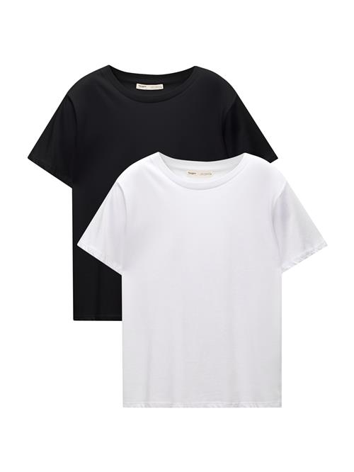 Se Pull&Bear Shirts  sort / hvid ved About You