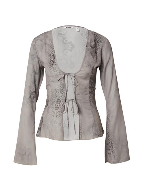 Se WEEKDAY Bluse 'Scorpio'  taupe / grafit ved About You