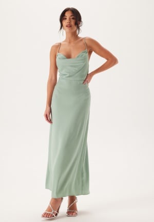 Se Bubbleroom Occasion Waterfall Satin Ankle dress Dusty green 46 ved Bubbleroom