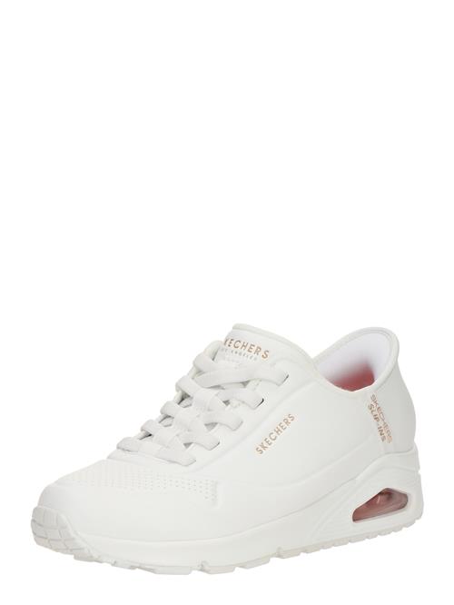 Se SKECHERS Sneaker low 'UNO - Easy-Air'  lyserød / hvid ved About You