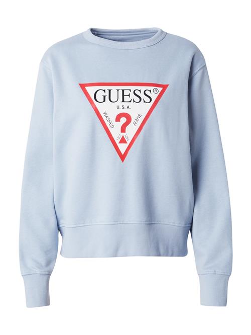 Se GUESS Sweatshirt  lyseblå / rød / sort / hvid ved About You