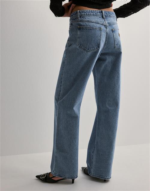 Se Abrand Jeans - Blå - 99 Low Baggy Gigi ved Nelly