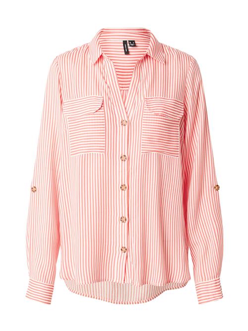 Se VERO MODA Bluse 'VMBumpy'  melon / hvid ved About You