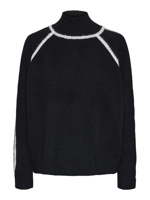 Se PIECES Pullover 'LOLA'  sort / hvid ved About You