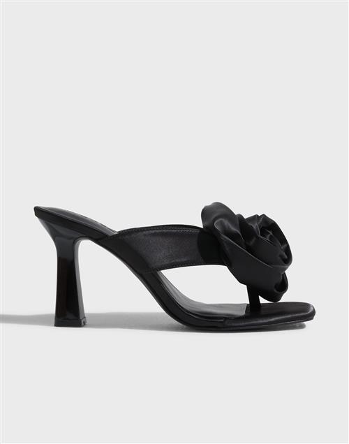 Pieces - Sort - Pcnadine Satin Flower Heel