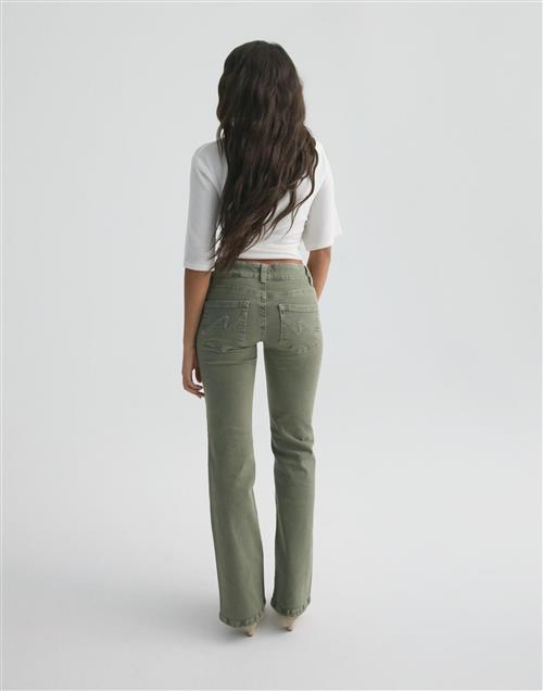 Se Nelly - Grøn - Low Waist Bootcut Stitch Jeans ved Nelly